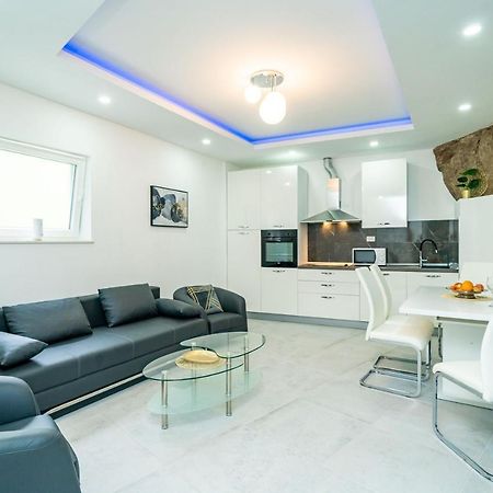 Hidden Gem Apartment مولونات المظهر الخارجي الصورة